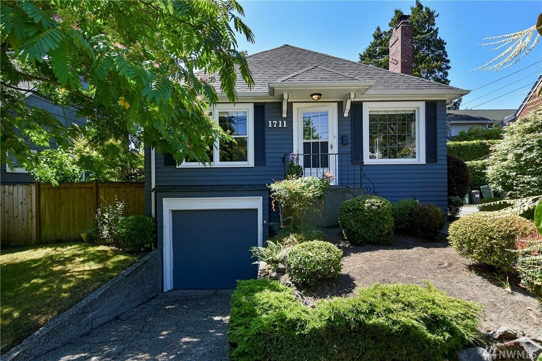 Property Photo:  1711 NE 80th St  WA 98115 