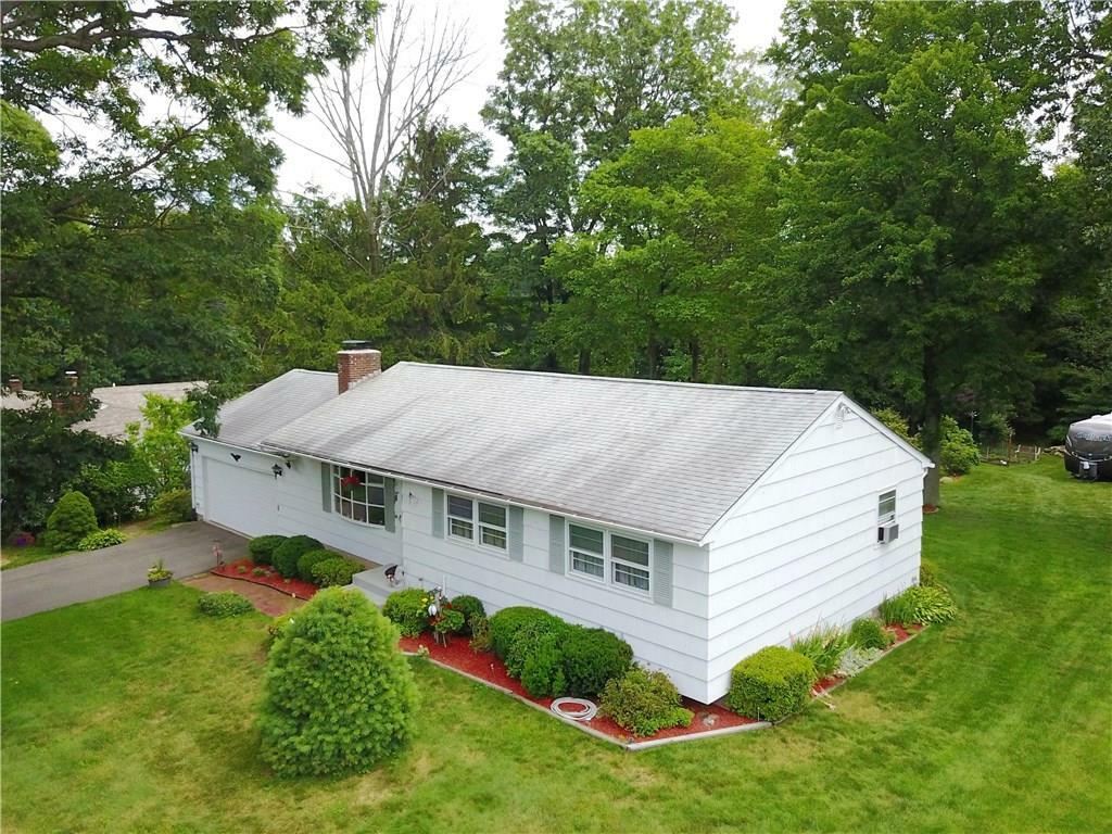 Property Photo:  20 Woodcrest Drive  CT 06712 