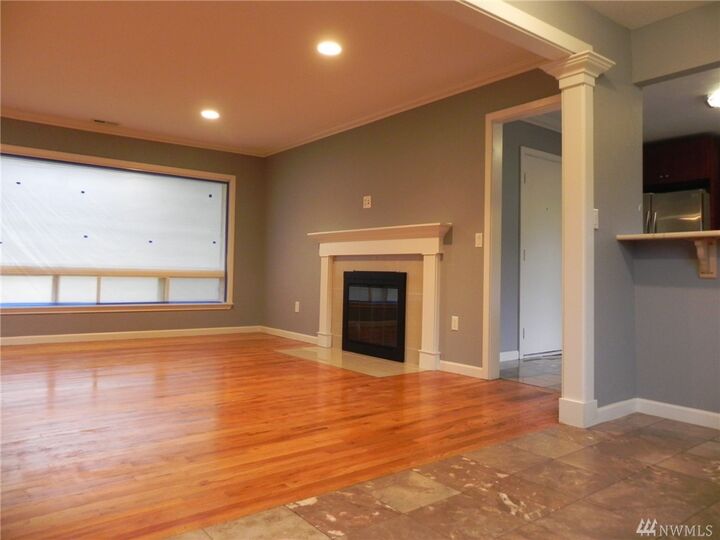 Property Photo:  16009 Des Moines Memorial Dr S  WA 98148 