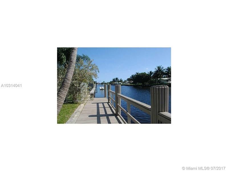 Property Photo:  151 SE 6th Ave 13  FL 33060 