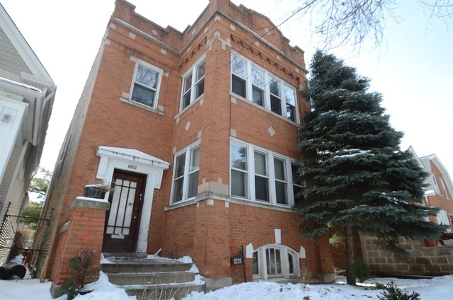 Property Photo:  3723 W Eddy Street  IL 60618 