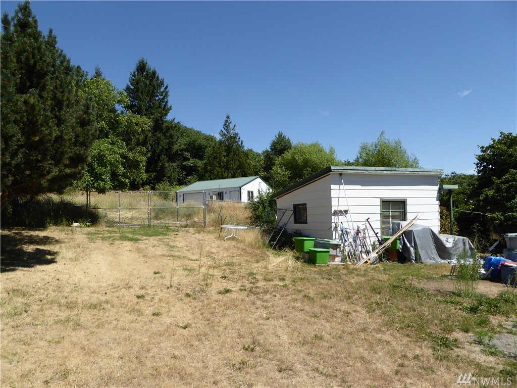 Property Photo: 190 N Quetilquasoon Rd WA 98831