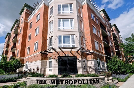 Property Photo: 235 N Smith Street 404 IL 60067