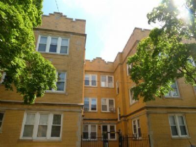 Property Photo: 2344 N Kenneth Avenue 2W IL 60639
