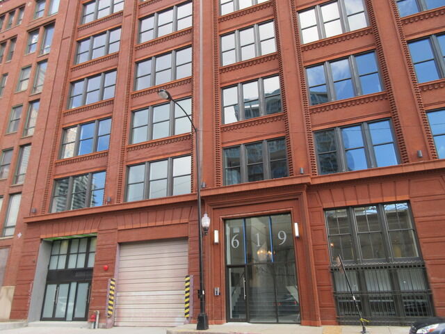 Property Photo: 619 S Lasalle Street 603 IL 60605