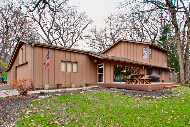 Property Photo:  21673 North Acorn Court  IL 60047 