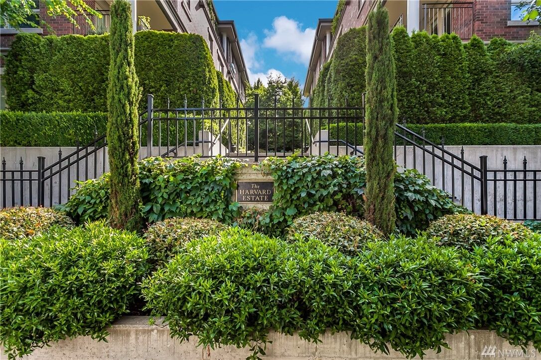 Property Photo: 716 Boylston Ave E 2 WA 98102