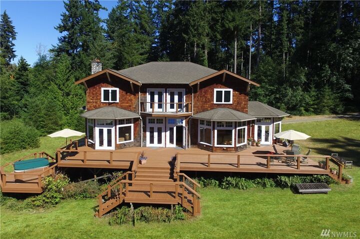 Property Photo: 22730 Carey Rd SW WA 98070