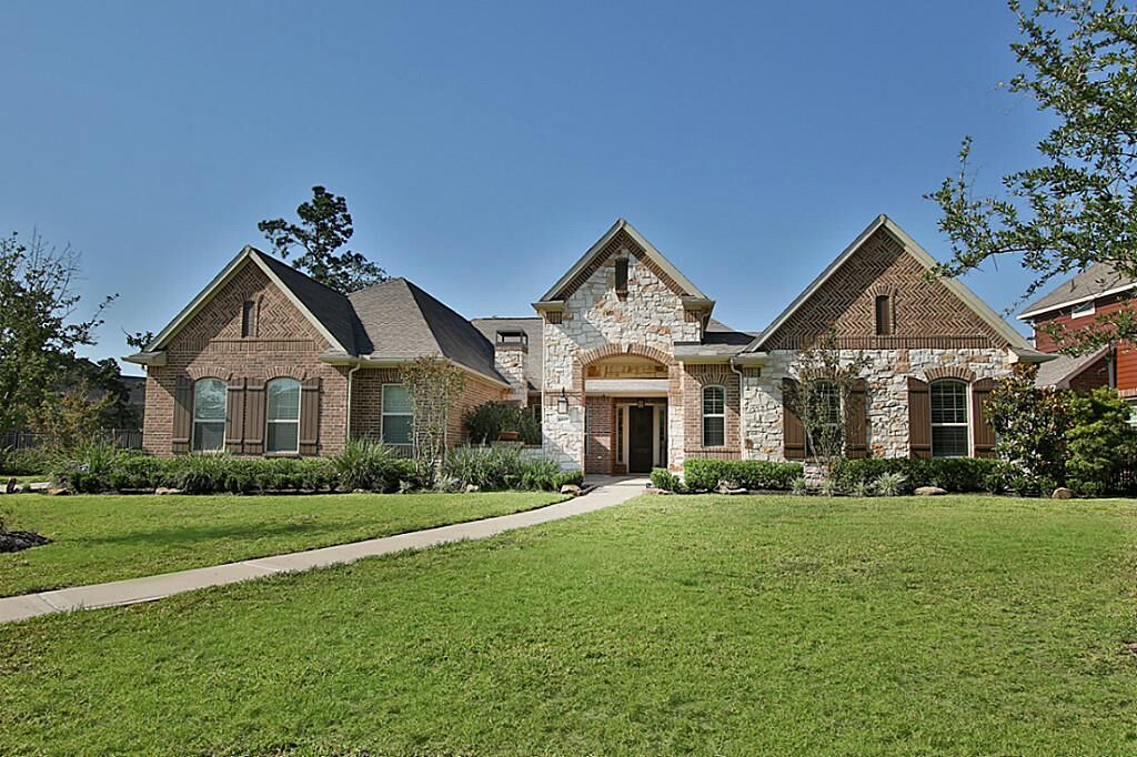 Property Photo: 6807 Antique Cedar Lane TX 77389