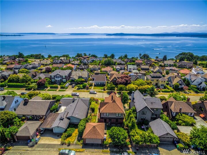 2334 Rosemont Place W  Seattle WA 98199 photo