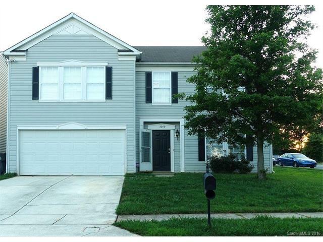 Property Photo: 7049 Maple Park Lane NC 28269