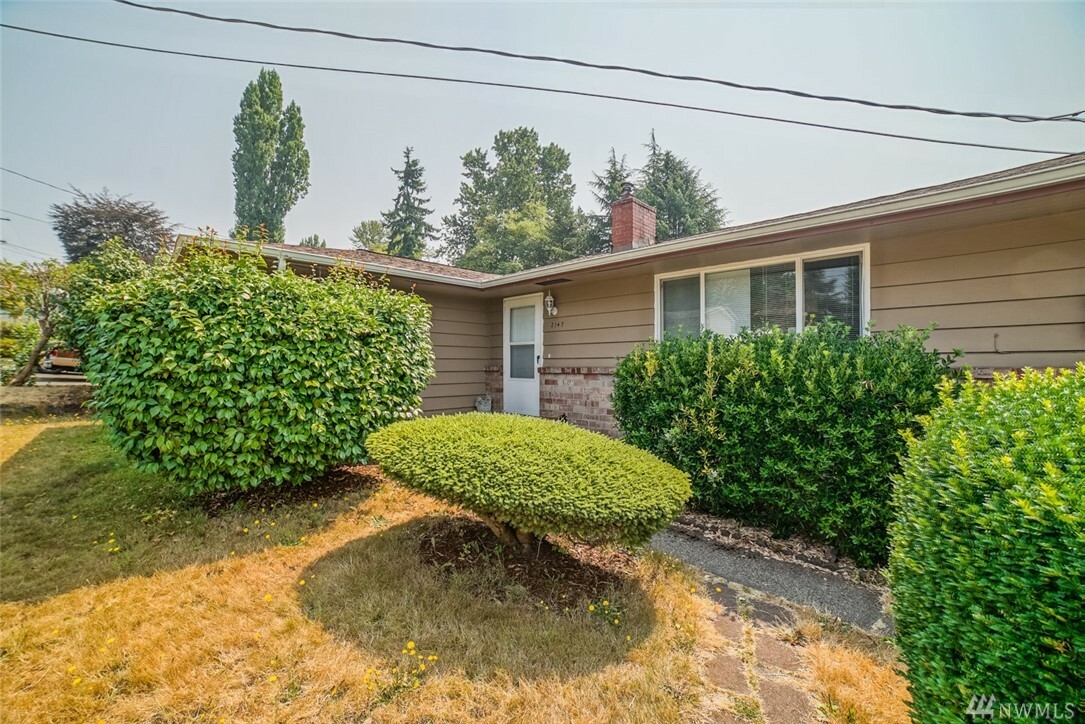 Property Photo: 2147 SW 326th St WA 98023
