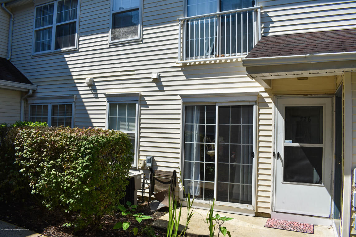 Property Photo:  526 Tivoli Court  NJ 07751 