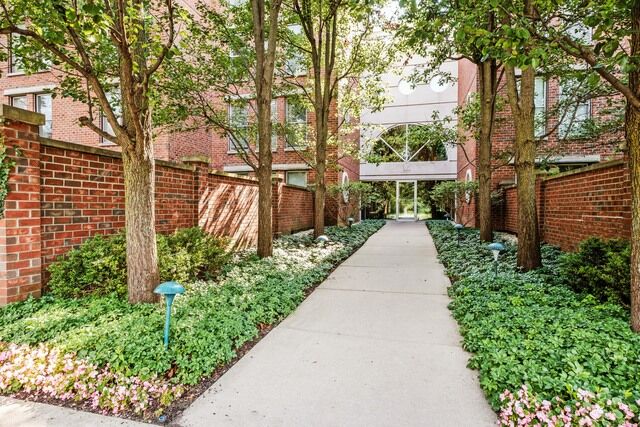 Property Photo:  360 Green Bay Road 4D  IL 60093 
