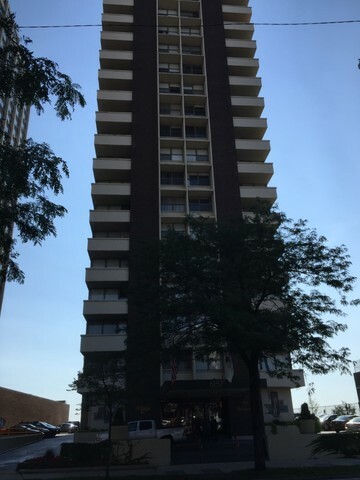 Property Photo: 6157 Sheridan Road 10M IL 60660