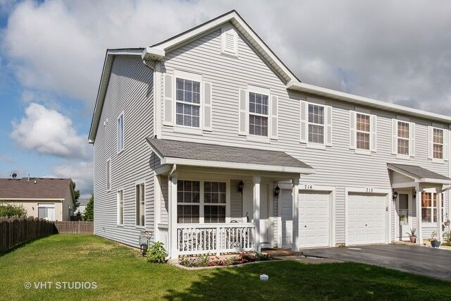 Property Photo: 714 Zachary Drive 714 IL 60446
