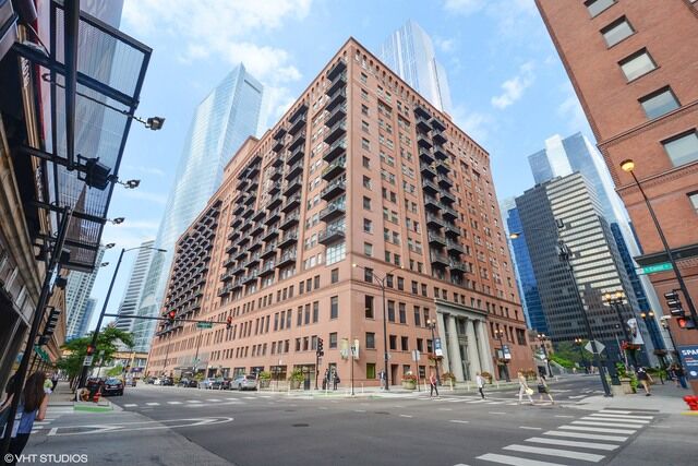Property Photo:  165 Canal Street 1004  IL 60606 