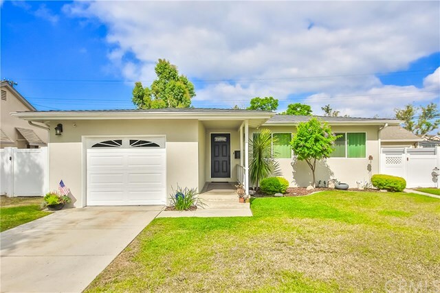 Property Photo:  2081 Tevis Avenue  CA 90815 