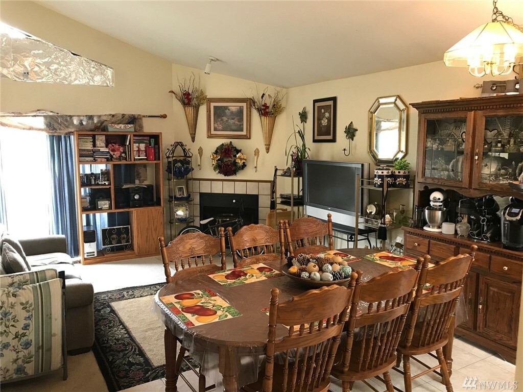 Property Photo: 803 S 22nd Place A&Ampb WA 98274