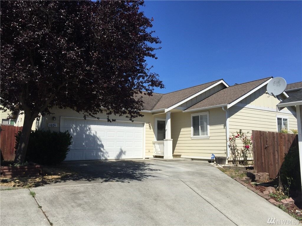 Property Photo: 1031 NE Cordero Place WA 98277