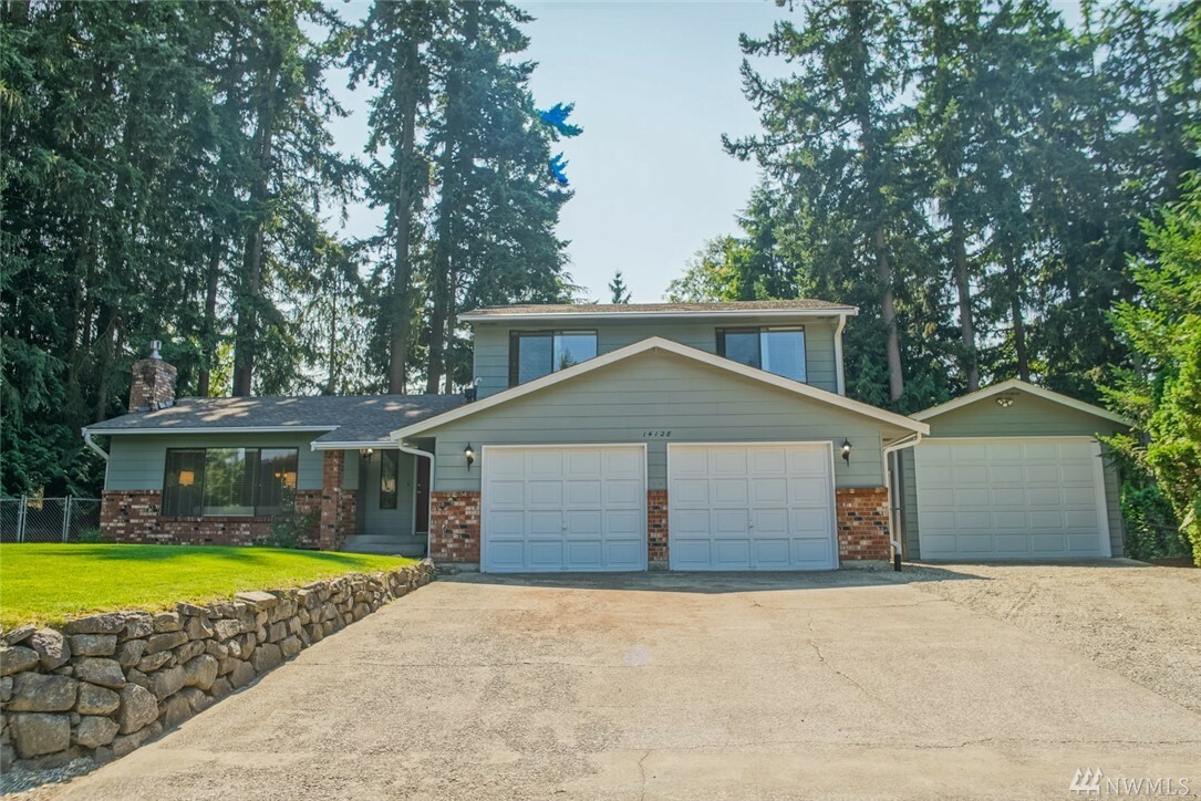 Property Photo: 14128 106th Av Ct E WA 98374