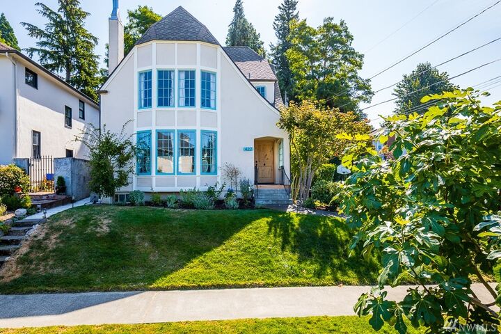 Property Photo:  422 N 11th Street  WA 98403 