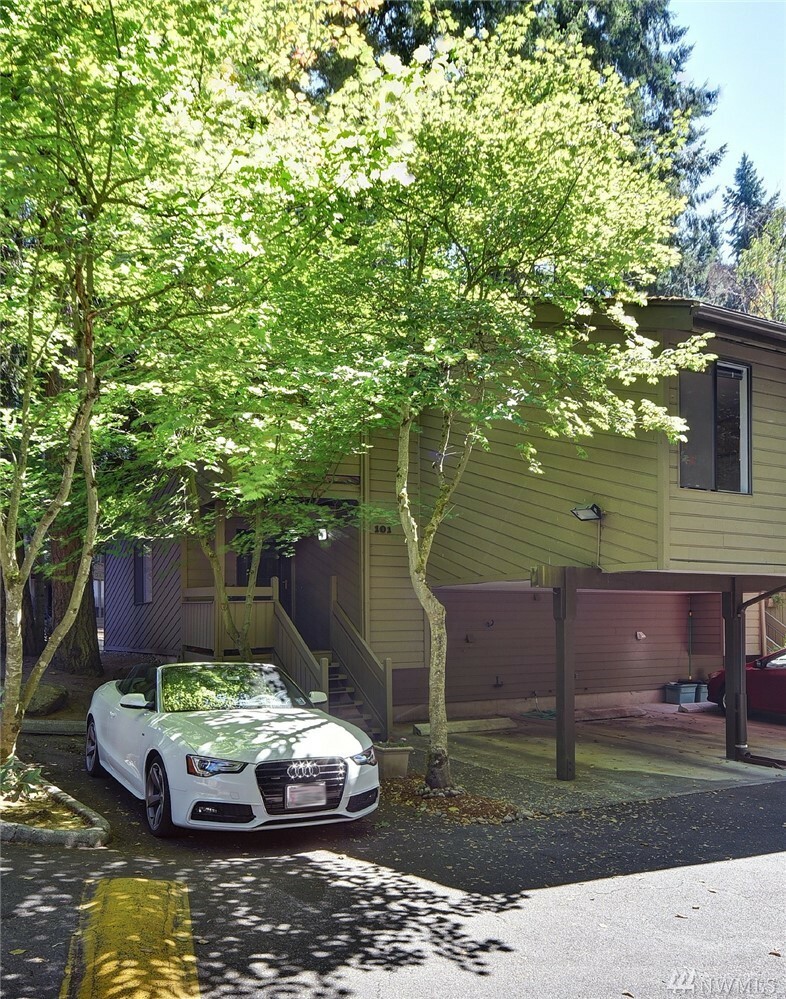 Property Photo:  19121 Ballinger Wy NE 101  WA 98155 