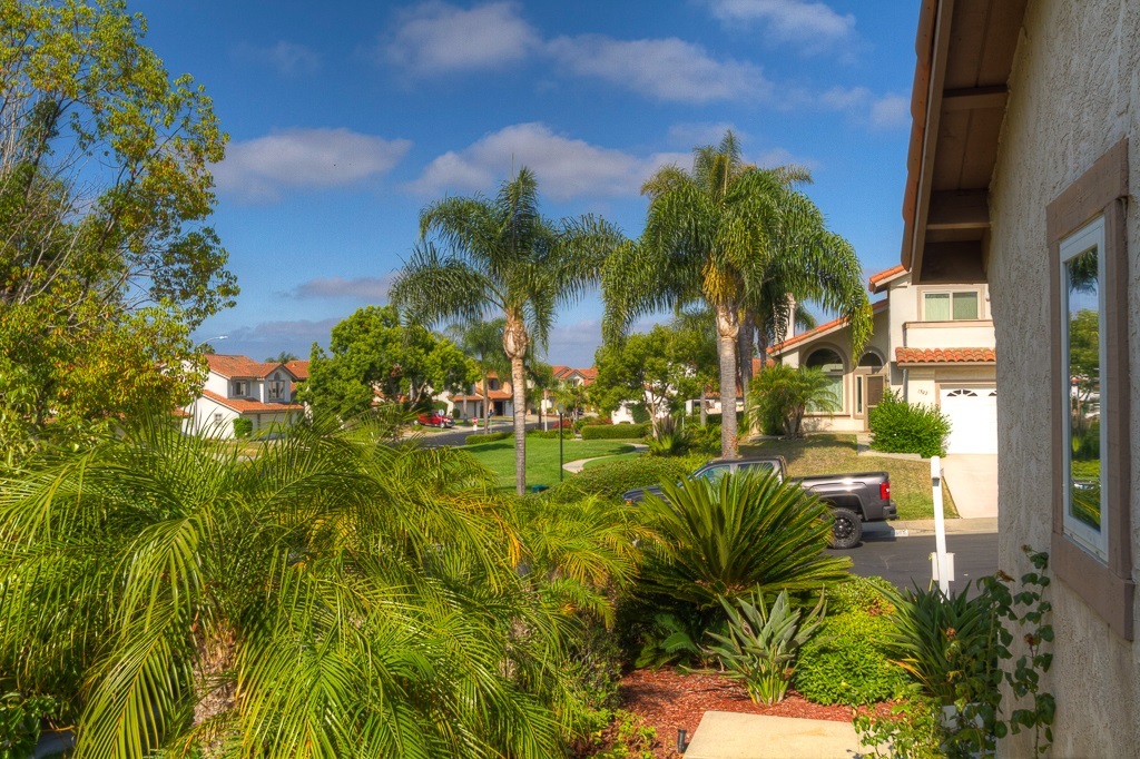 Property Photo: 1503 Madrid Dr CA 92081