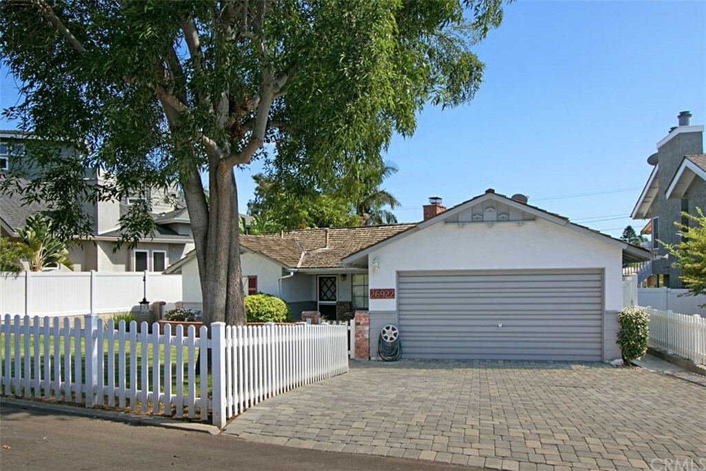 Property Photo:  26922 Calle Verano  CA 92624 