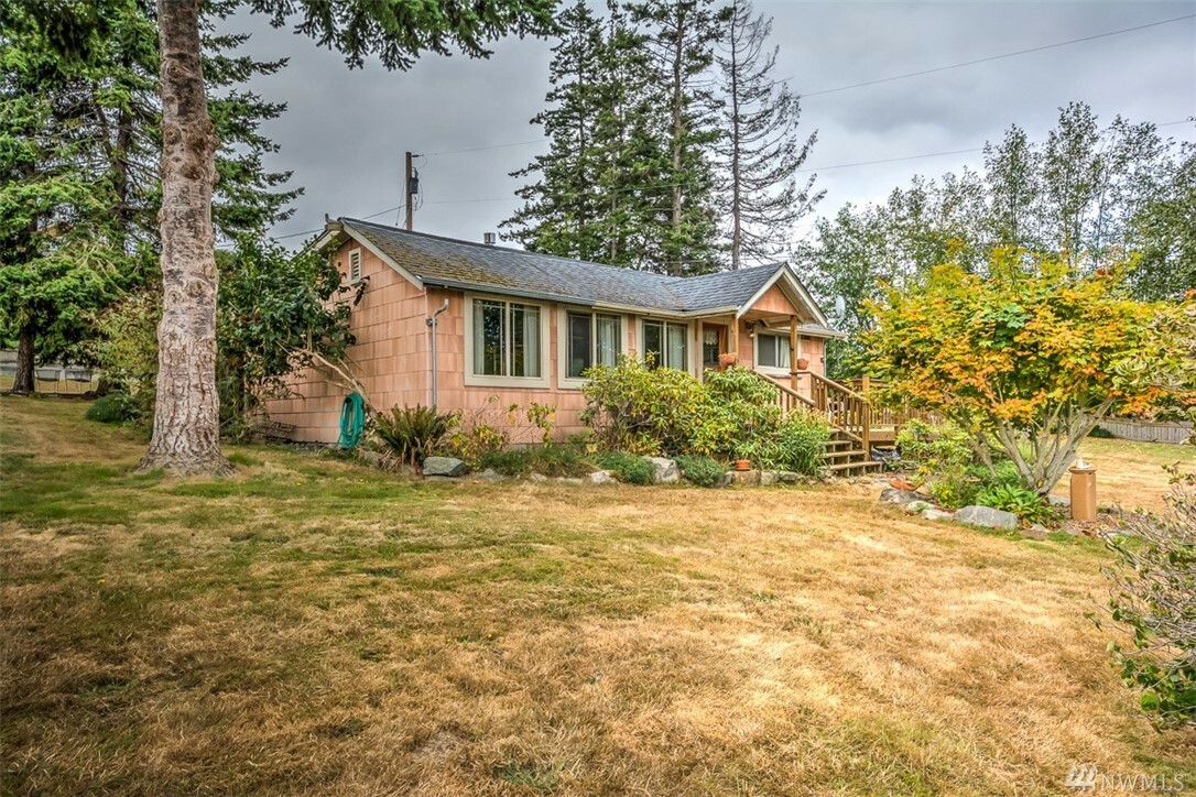 Property Photo:  4501 Oakes Ave  WA 98221 