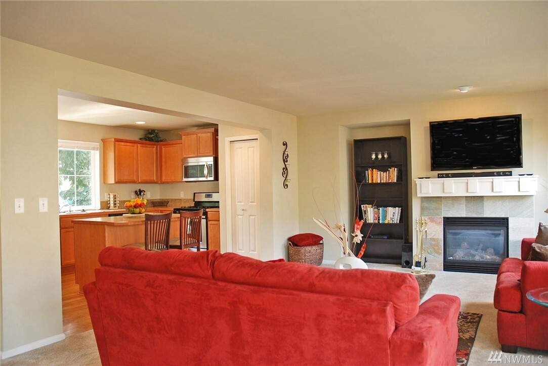 Property Photo: 1439 32nd St NE WA 98002
