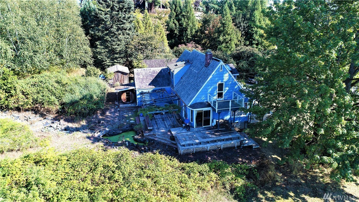 Property Photo:  128 NE 31st St  WA 98310 