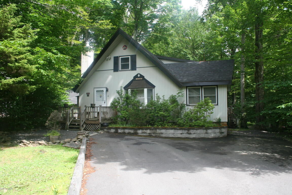 Property Photo: 134 Tomhickon Trail PA 18347