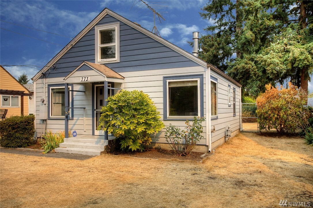 Property Photo:  773 Polk St  WA 98444 