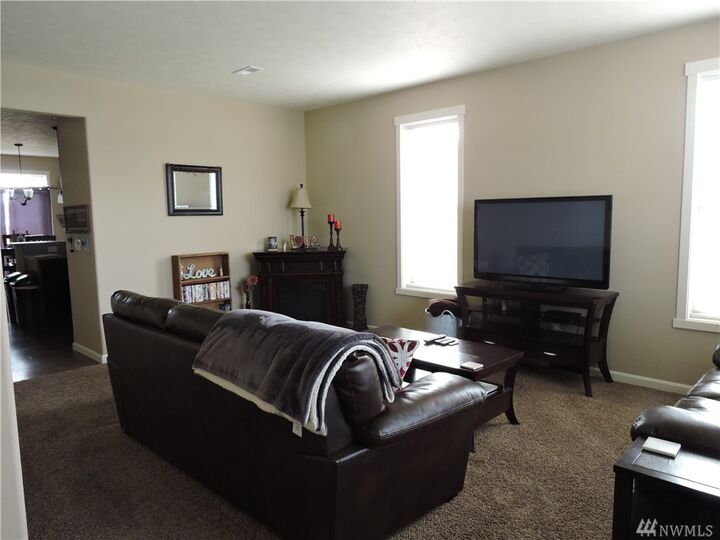 Property Photo: 906 Willow Ave NE WA 98848