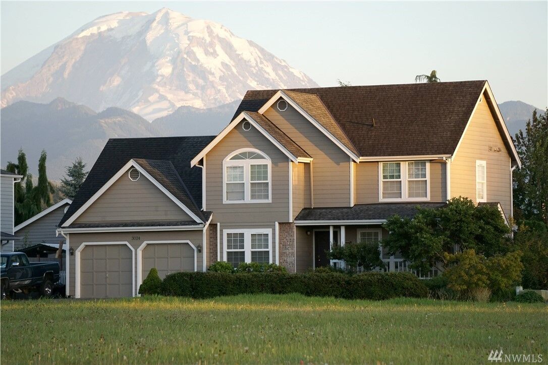 Property Photo:  3024 Elmont Ave  WA 98022 