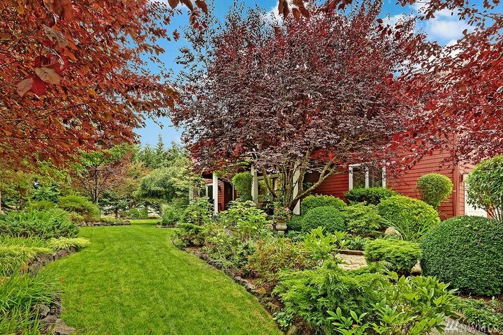 Property Photo:  11305 Fieldstone Lane NE  WA 98110 