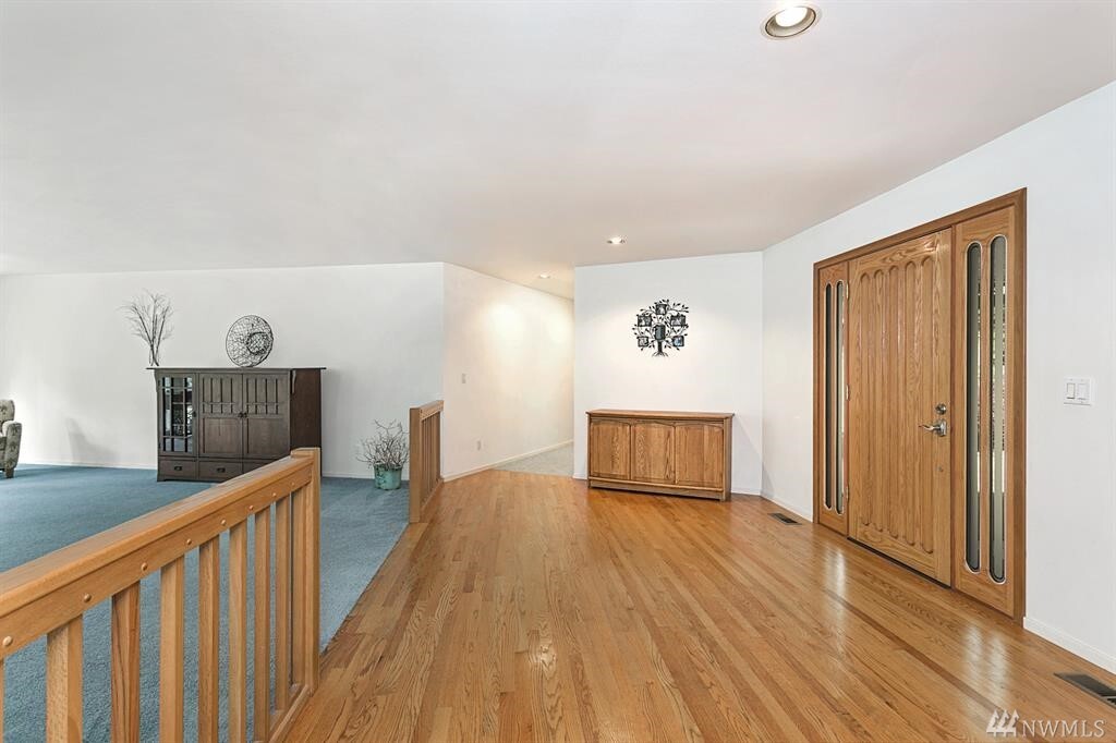Property Photo: 19422 SE 118th St WA 98027