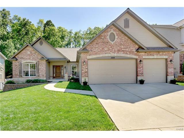 Property Photo: 1506 Heritage Valley Drive 63049