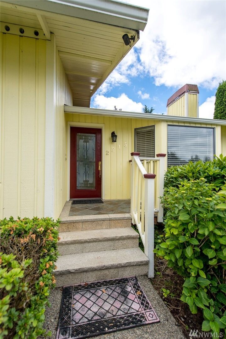 Property Photo:  2215 S 361st St  WA 98003 