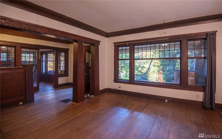 Property Photo: 2109 Aurora Avenue N WA 98109