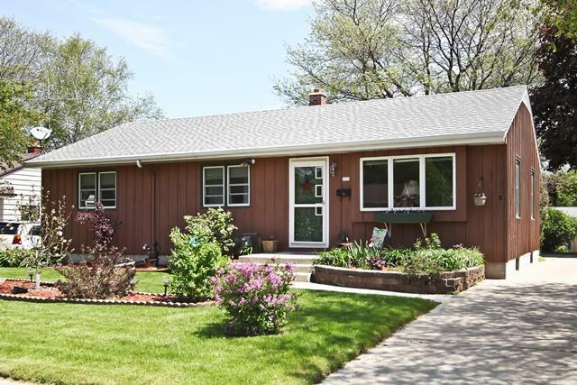 Property Photo: 715 James Ct WI 53095-4213