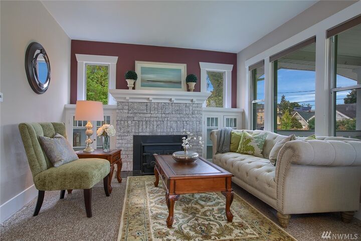 Property Photo: 4044 20th Avenue SW WA 98106