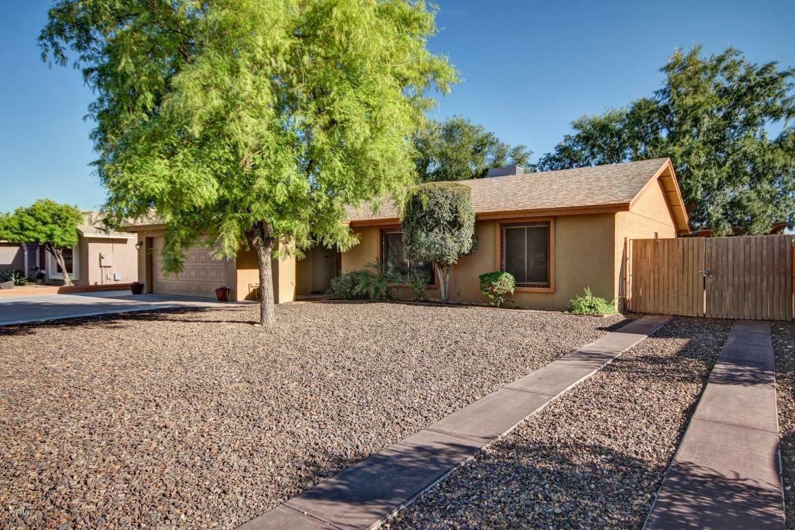 Property Photo:  7401 W Jenan Drive  AZ 85345 