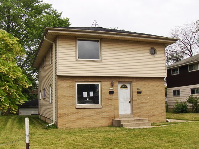 Property Photo: 5924 N 61st St 5926 WI 53218