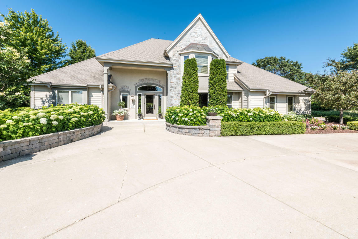 Property Photo: W289n6389 Blackhawk Dr WI 53029