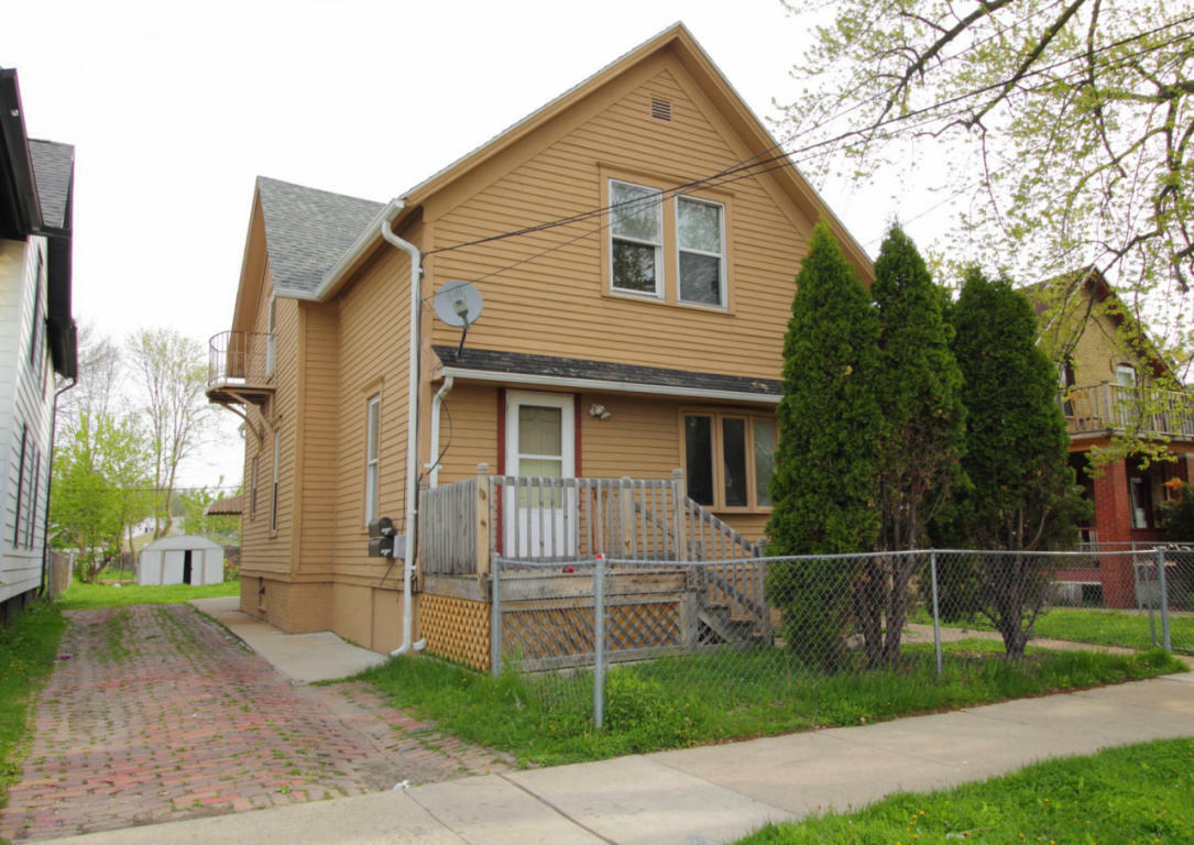 Property Photo:  1212 Hagerer St  WI 53402-4817 