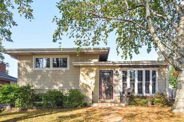 Property Photo:  236 Stewart Avenue  IL 60148 