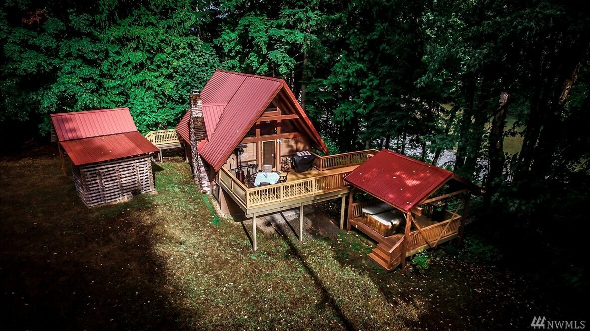 Property Photo:  71830 NE Old Cascade Hwy  WA 98288 