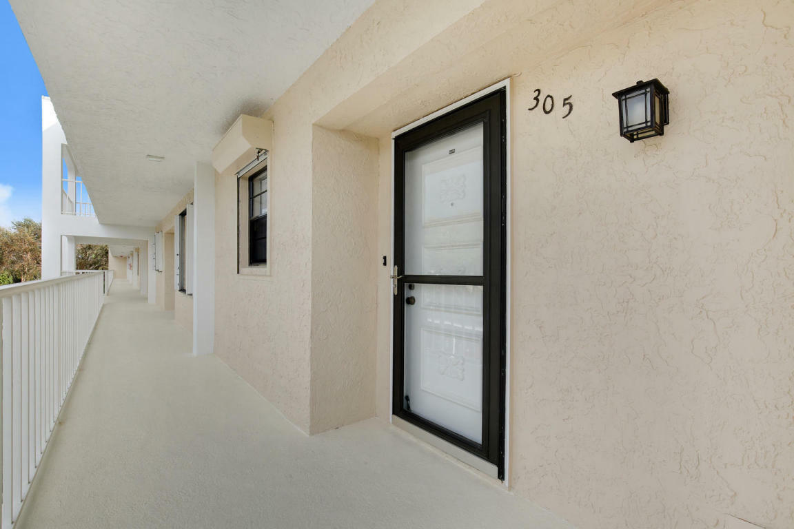 Property Photo:  300 N A1a M-305  FL 33477 